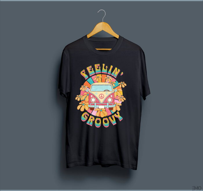 "FEELING GROOVY" PRINTED T SHIRT FOR WOMEN